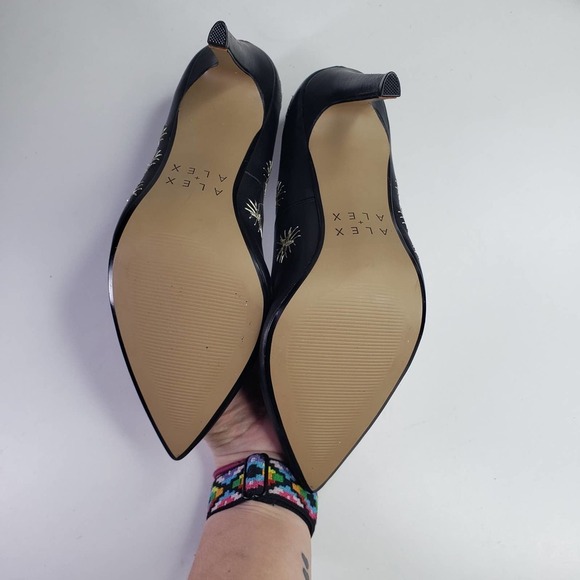Alex + Alex Starburst Embroidered Pumps 9 Black Gold Star Heels - Picture 8 of 12